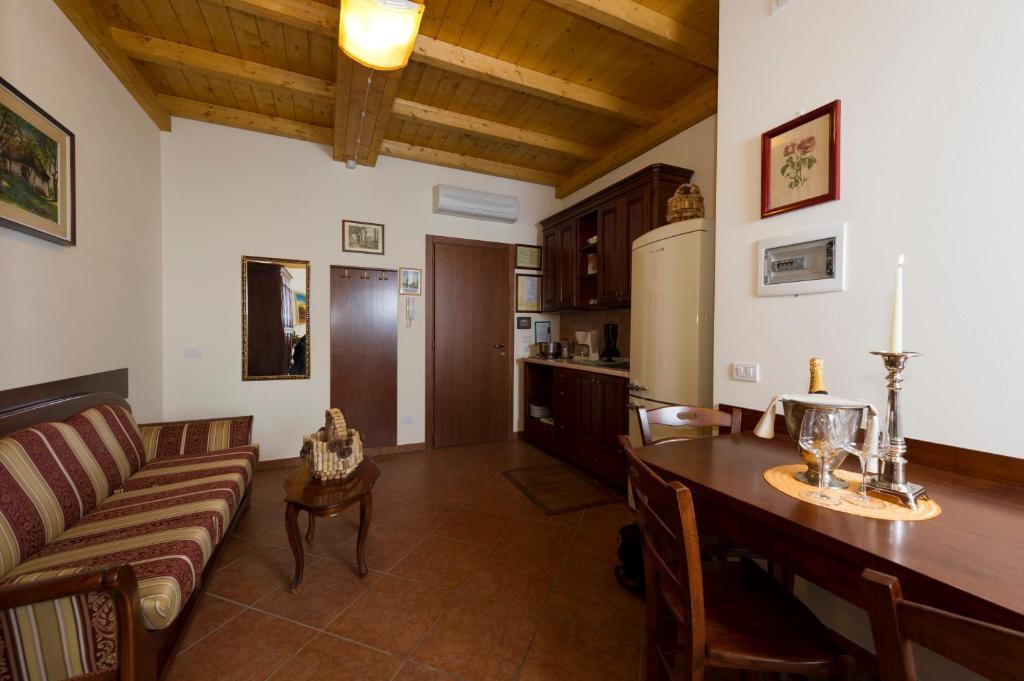 Locanda Ristorante Al Cardellino Bardolino Kamer foto