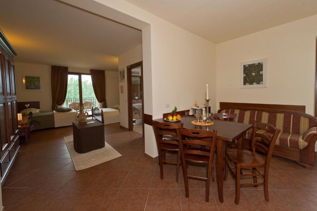 Locanda Ristorante Al Cardellino Bardolino Buitenkant foto
